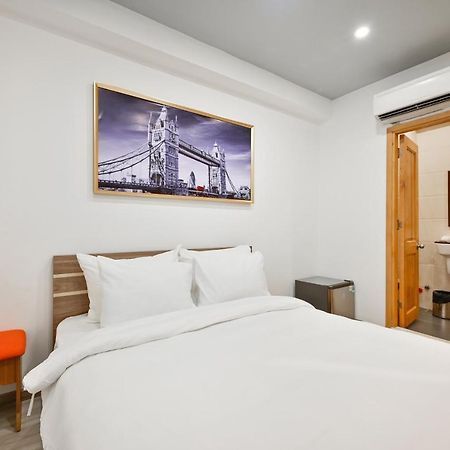 The Noble Swan Hotel Saigon Хошимин Екстериор снимка