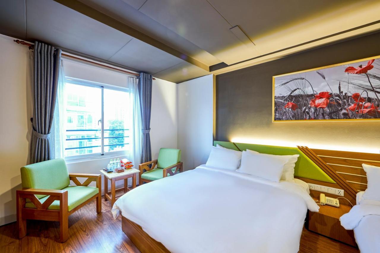 The Noble Swan Hotel Saigon Хошимин Екстериор снимка