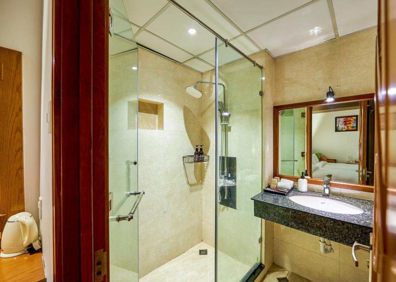 The Noble Swan Hotel Saigon Хошимин Екстериор снимка