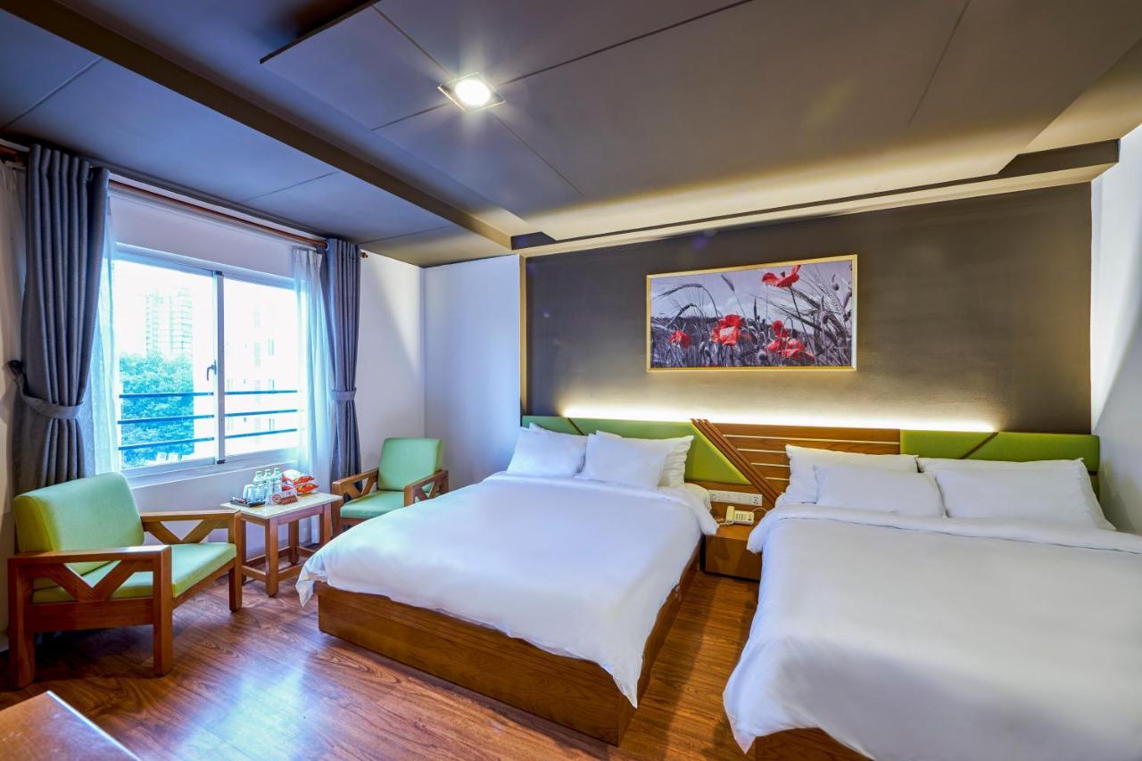 The Noble Swan Hotel Saigon Хошимин Екстериор снимка