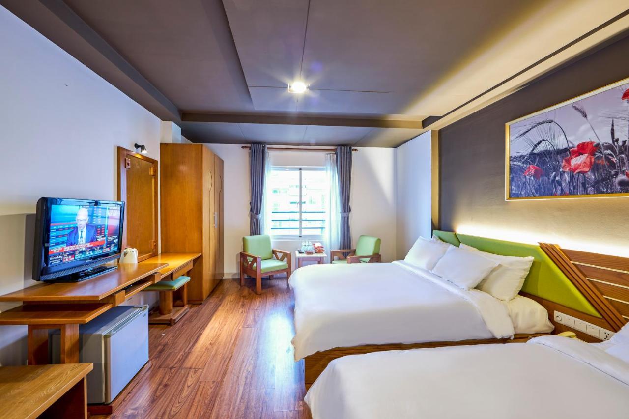 The Noble Swan Hotel Saigon Хошимин Екстериор снимка