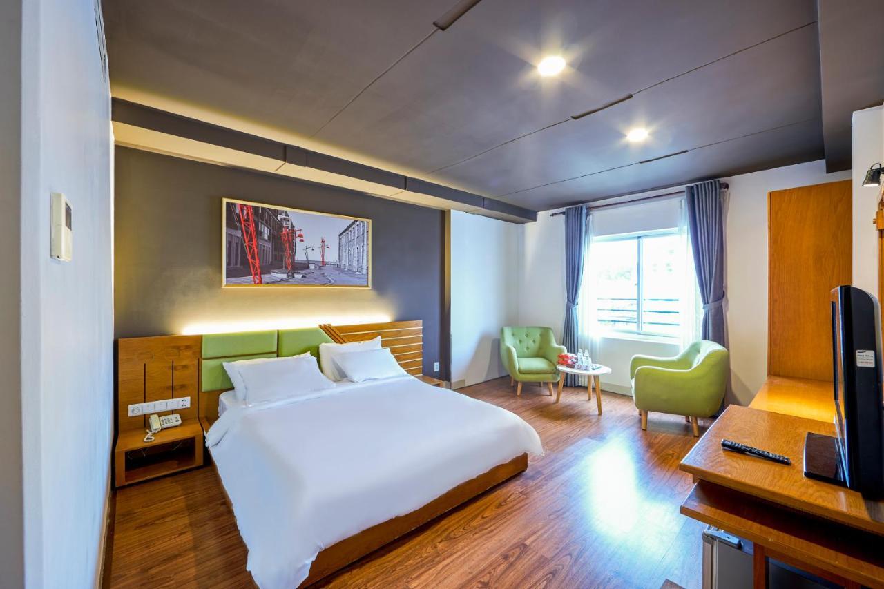 The Noble Swan Hotel Saigon Хошимин Екстериор снимка