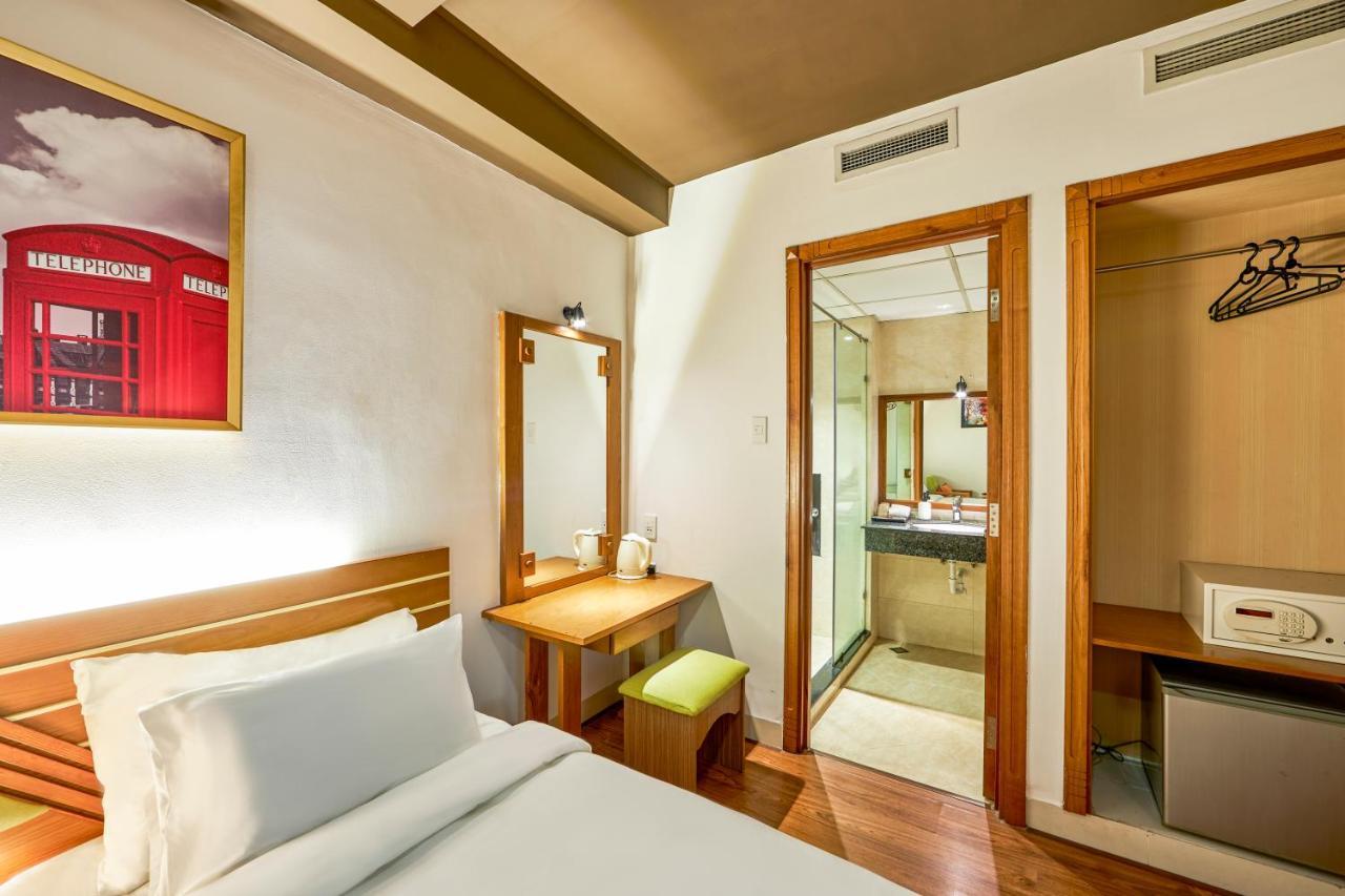 The Noble Swan Hotel Saigon Хошимин Екстериор снимка